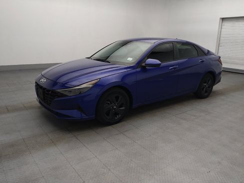 Used 2021 Hyundai Elantra SEL FWD image 2