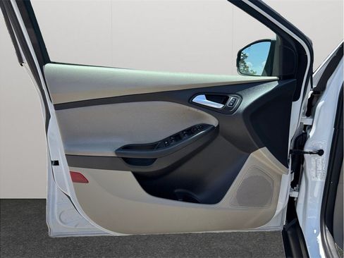 Used 2017 Ford Focus SE FWD image 15