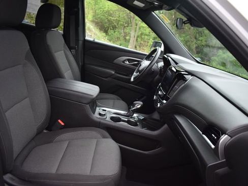 Certified 2023 Chevrolet Traverse LT FWD image 13