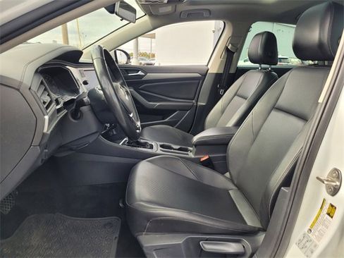 Used 2019 Volkswagen Jetta SE image 9