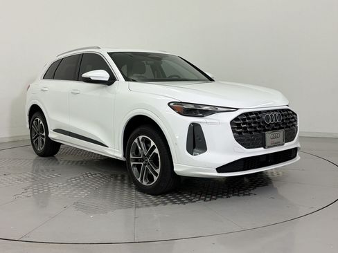 Certified 2025 Audi Q5 Premium w/ Convenience Package AWD/4WD image 6