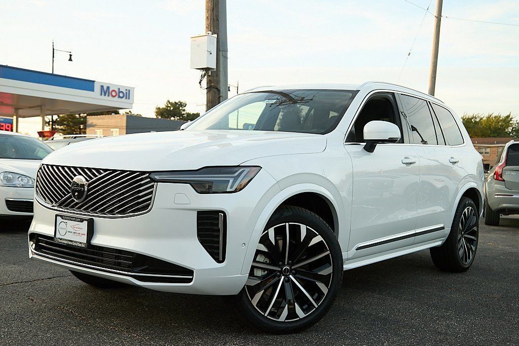 New 2026 Volvo XC90 B6 Plus w/ Protection Package AWD/4WD image 1