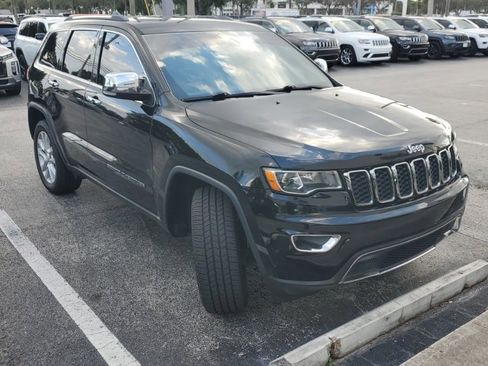 Used 2017 Jeep Grand Cherokee Limited image 3