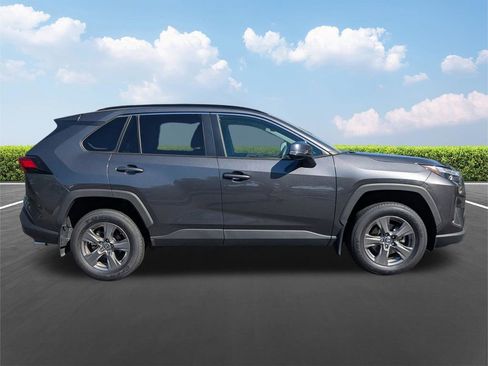 Used 2024 Toyota RAV4 XLE w/ Convenience Package FWD image 3