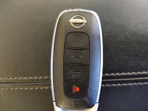 Used 2025 Nissan Sentra SV FWD image 32