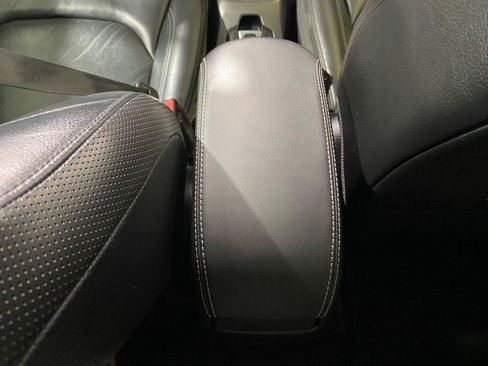 Used 2018 Jeep Renegade Limited w/ UConnect 8.4 Nav Group AWD/4WD image 13