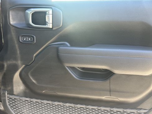 Used 2026 Jeep Gladiator Mojave AWD/4WD image 14