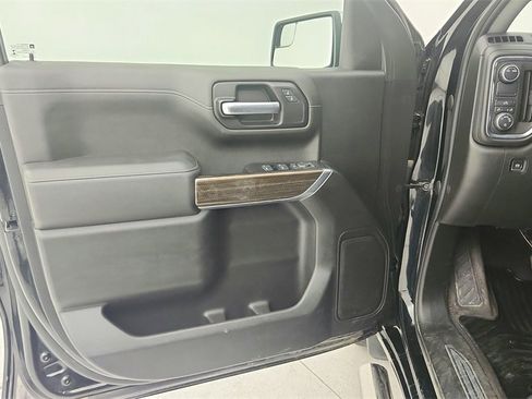 Used 2021 Chevrolet Silverado 1500 LT image 24