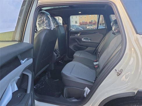 New 2026 Volkswagen Tiguan SE R-Line image 24