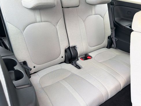 Used 2023 Honda Pilot LX image 28
