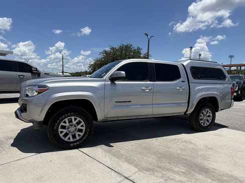 Used 2019 Toyota Tacoma SR5 RWD image 9