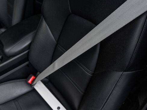 Certified 2025 Porsche Cayenne Coupe image 16