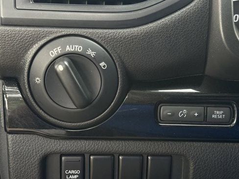 Used 2023 Nissan Titan SV AWD/4WD image 24