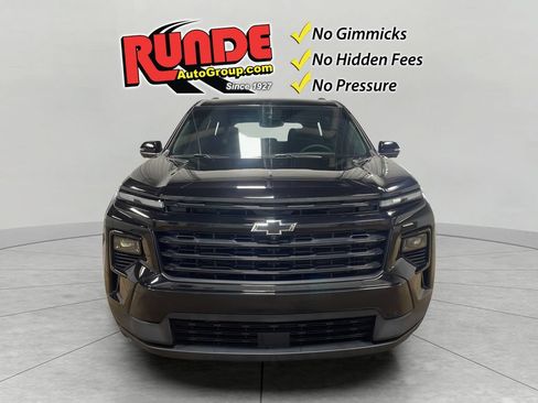 Used 2025 Chevrolet Traverse LT w/ Midnight/Sport Edition AWD/4WD image 9