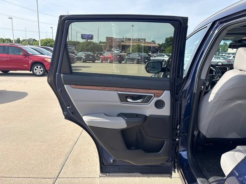 Used 2020 Honda CR-V Touring image 38