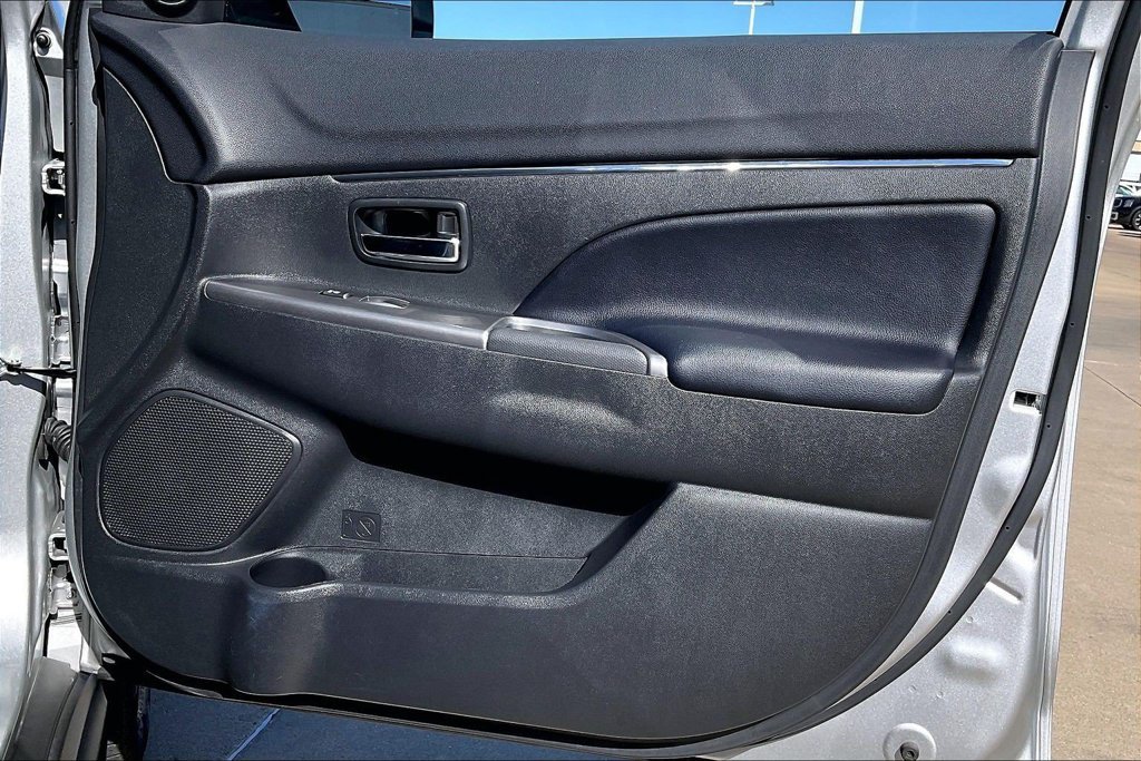 Used 2025 Mitsubishi Outlander Sport AWD image 24