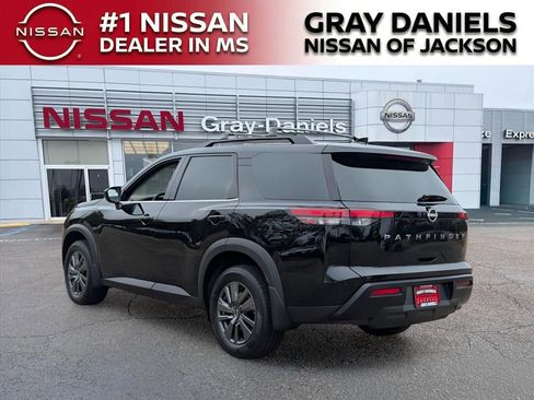 New 2026 Nissan Pathfinder SV image 5