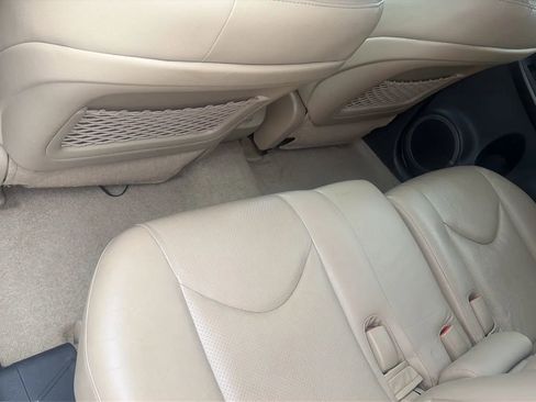 Used 2009 Toyota RAV4 Limited AWD/4WD image 34