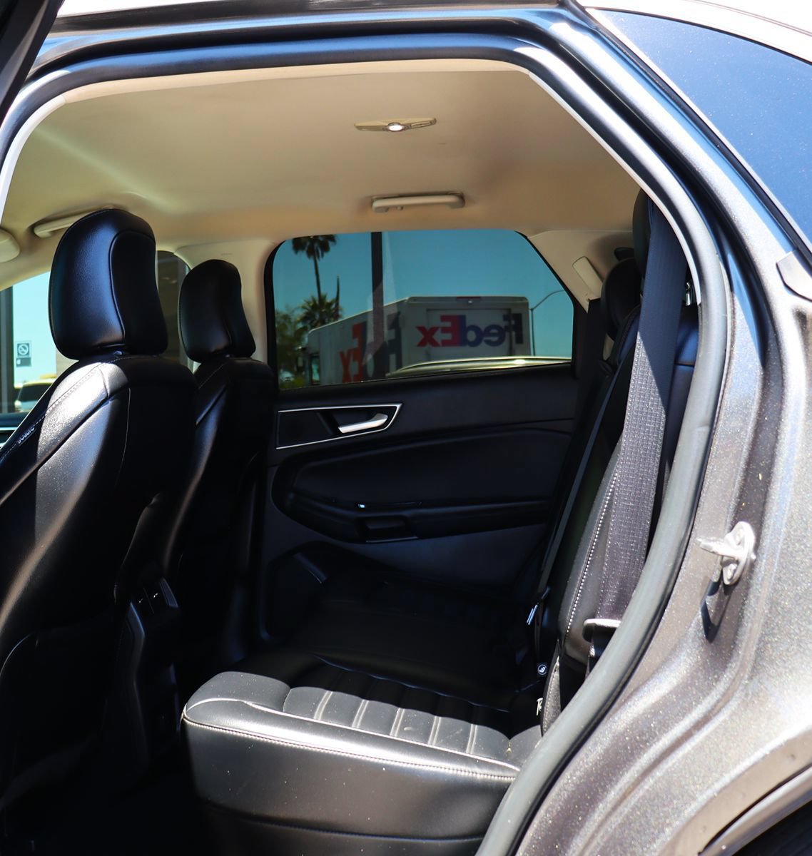 Used 2020 Ford Edge SEL FWD image 34