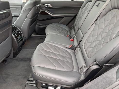 Used 2025 BMW X7 xDrive40i w/ Parking Assistance Package image 21