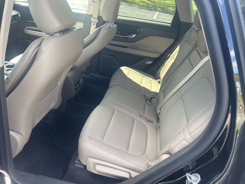 Used 2024 Lincoln Corsair FWD image 7