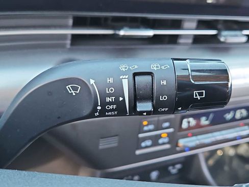 Certified 2025 Hyundai Kona SEL image 25