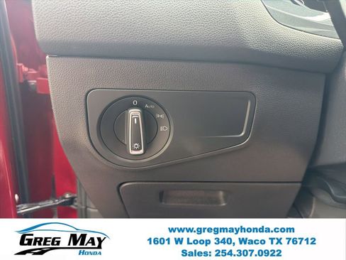 Used 2019 Volkswagen Tiguan SE FWD image 18