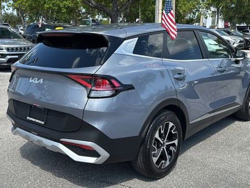 Used 2025 Kia Sportage EX image 9