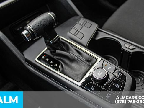 Used 2025 Kia Sportage LX FWD image 35
