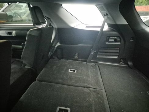 Used 2022 Ford Explorer Limited w/ Equipment Group 301A RWD image 22