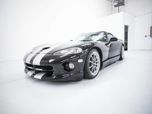 Used 2000 Dodge Viper GTS image 1