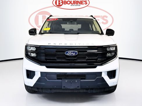 Used 2025 Ford Expedition Active AWD/4WD image 4
