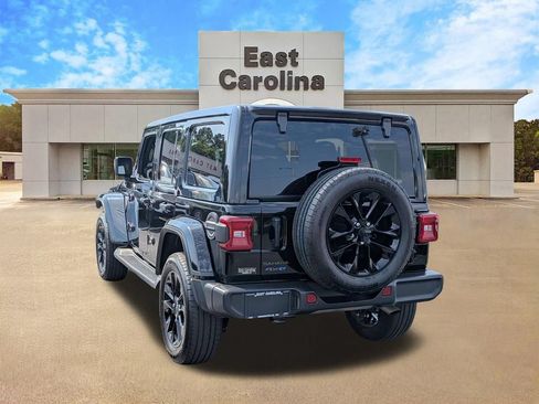 Certified 2025 Jeep Wrangler Unlimited Sahara AWD/4WD image 5