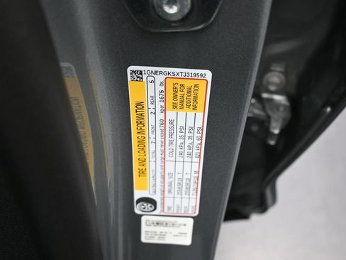 Used 2026 Chevrolet Traverse LT FWD image 9