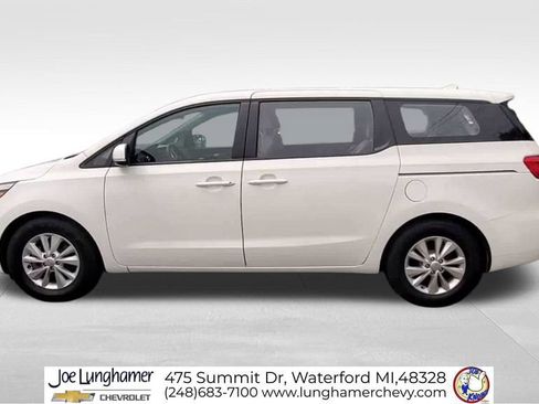 Used 2018 Kia Sedona L FWD image 5