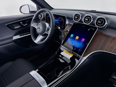 New 2026 Mercedes-Benz GLC 300 image 15