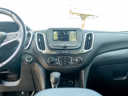 Used 2022 Chevrolet Equinox LT FWD image 25