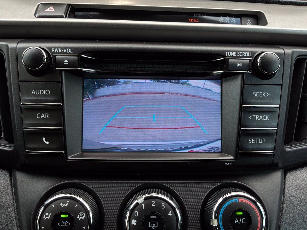 Used 2017 Toyota RAV4 LE FWD image 28