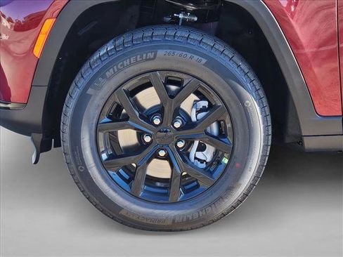 New 2025 Jeep Grand Cherokee L Altitude image 17