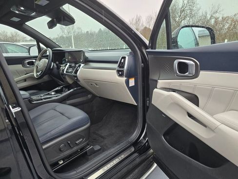 Used 2023 Kia Sorento SX Prestige image 14