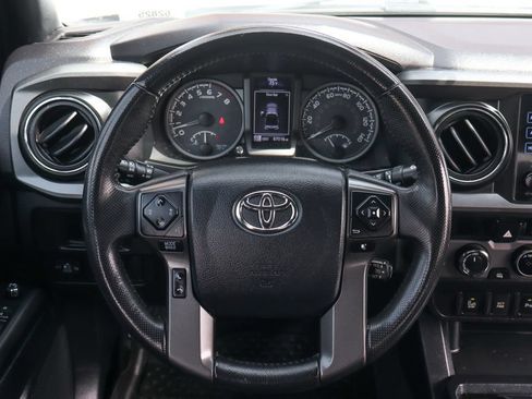Used 2017 Toyota Tacoma TRD Pro AWD/4WD image 23