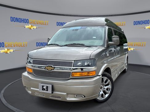 Used 2025 Chevrolet Express 2500 w/ Driver Convenience Package image 4