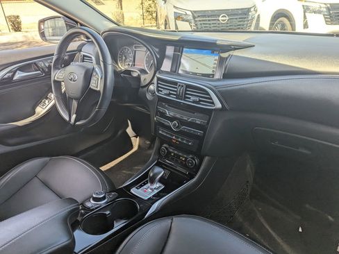 Used 2019 INFINITI QX30 w/ Cargo Package FWD image 13
