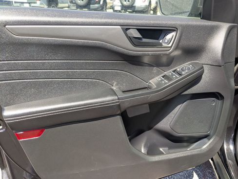 Used 2025 Ford Escape Active AWD/4WD image 14