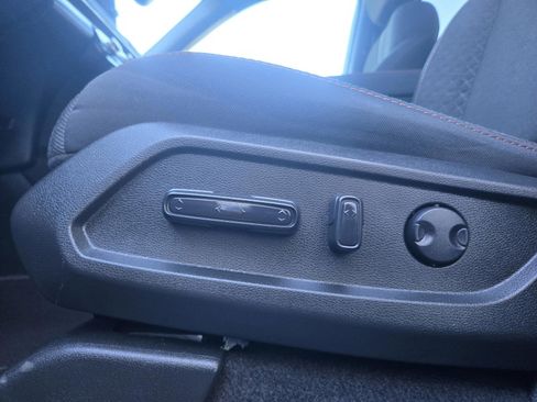 Used 2025 Honda Pilot Sport image 12