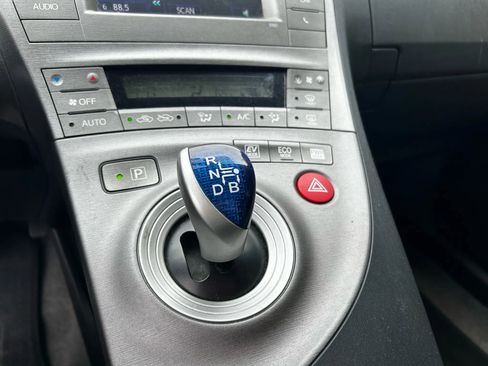 Used 2014 Toyota Prius Two image 21