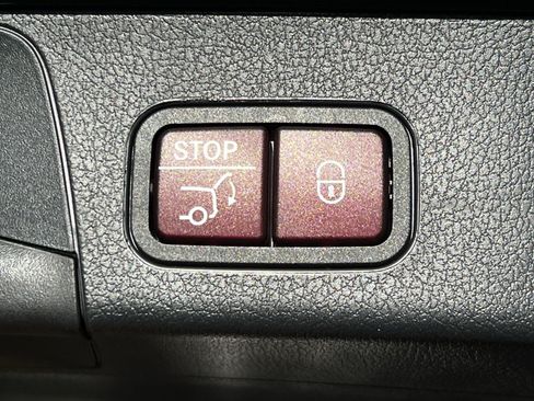 Used 2026 Mercedes-Benz GLB 250 4MATIC image 25