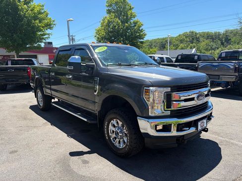 Used 2019 Ford F250 XLT w/ XLT Premium Package AWD/4WD image 4