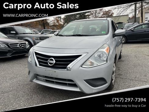 Used 2018 Nissan Versa SV image 1
