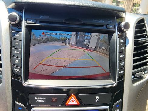 Used 2013 Hyundai Elantra GT w/ Tech Pkg FWD image 25